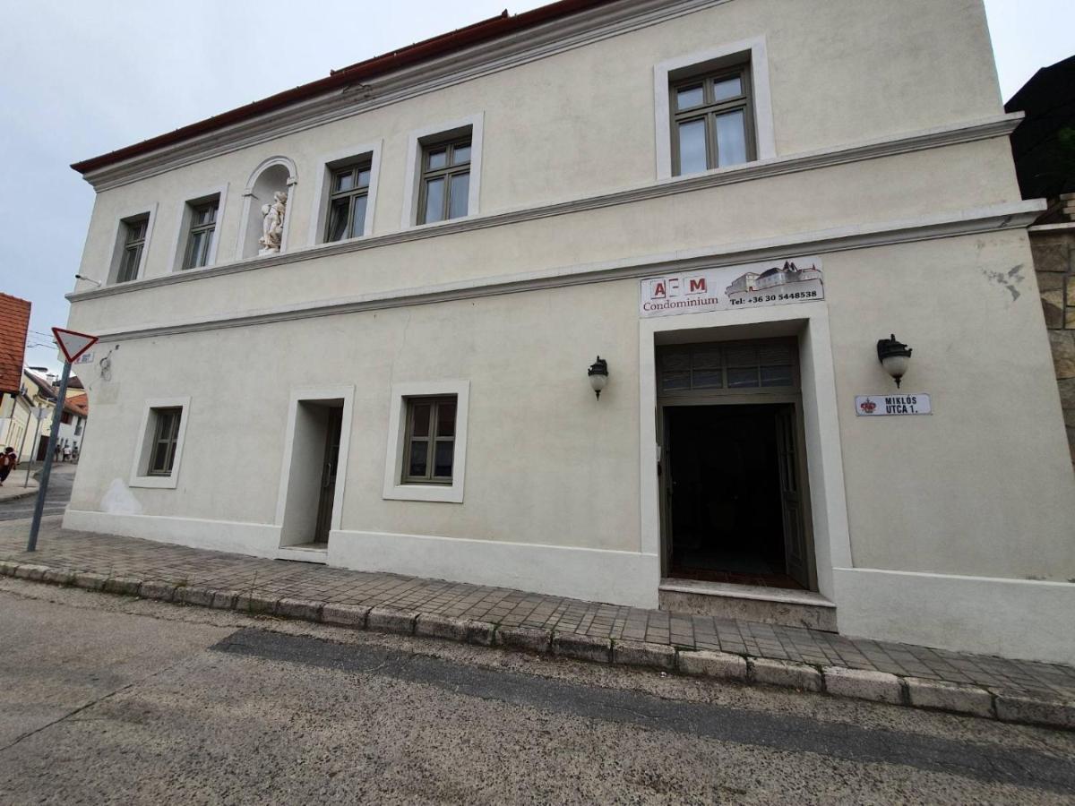 A-M Condominium Veszprem Exterior photo